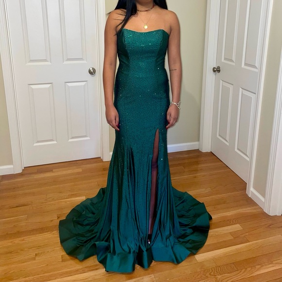 Sherri Hill dress size 4 never worn - Picture 9 of 10